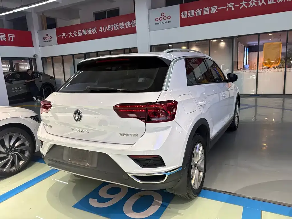 Volkswagen T-Roc 2023 из CN, фото 3