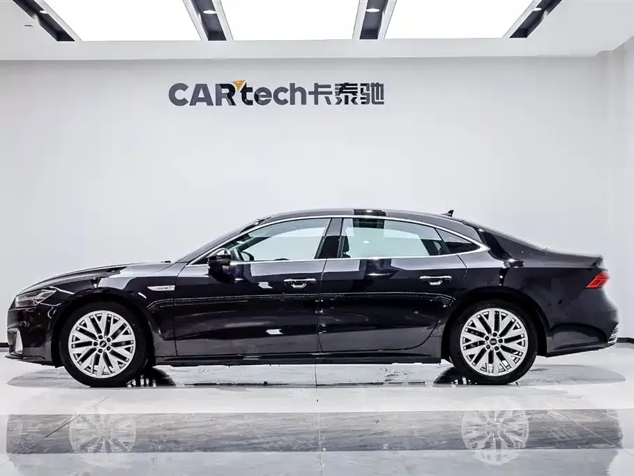 Audi A7L — фото 6