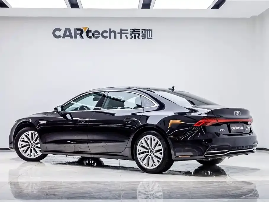 Audi A7L — фото 7