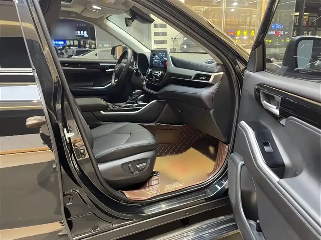 Toyota Highlander 2023 из CN, фото 10