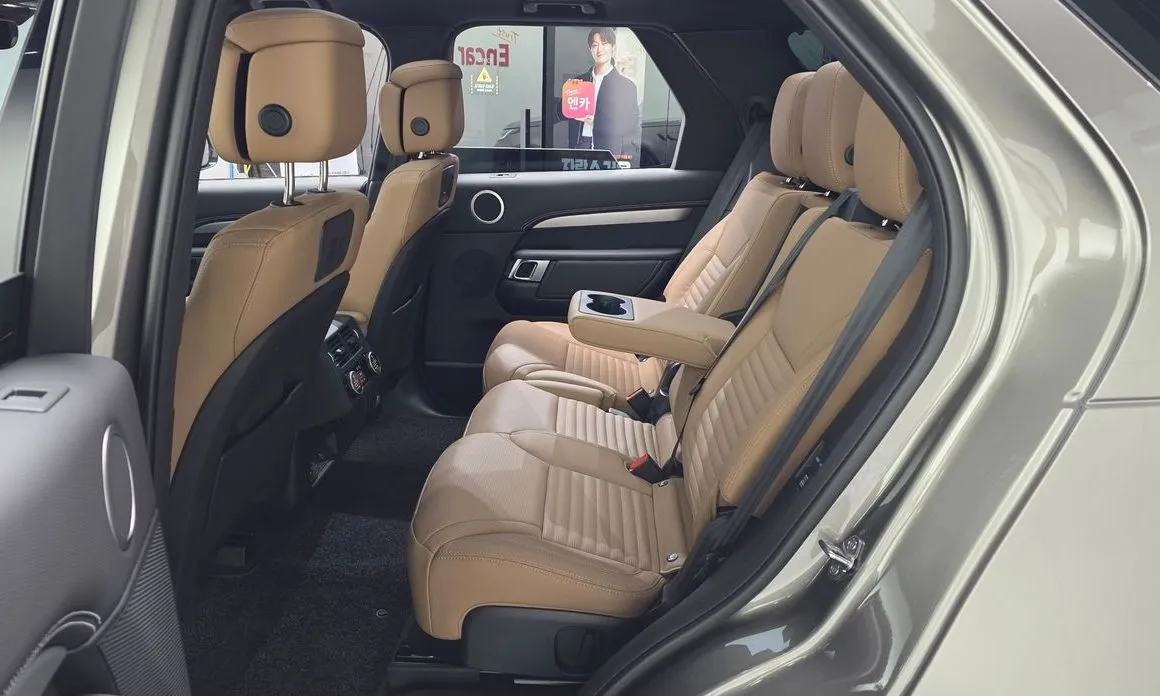 Land Rover Discovery 2025 из KR, фото 3