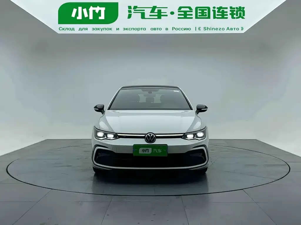 Volkswagen Golf 2023 из CN, фото 2