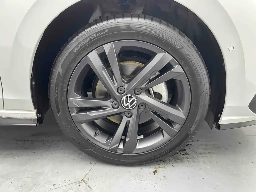 Volkswagen Golf 2023 из CN, фото 8
