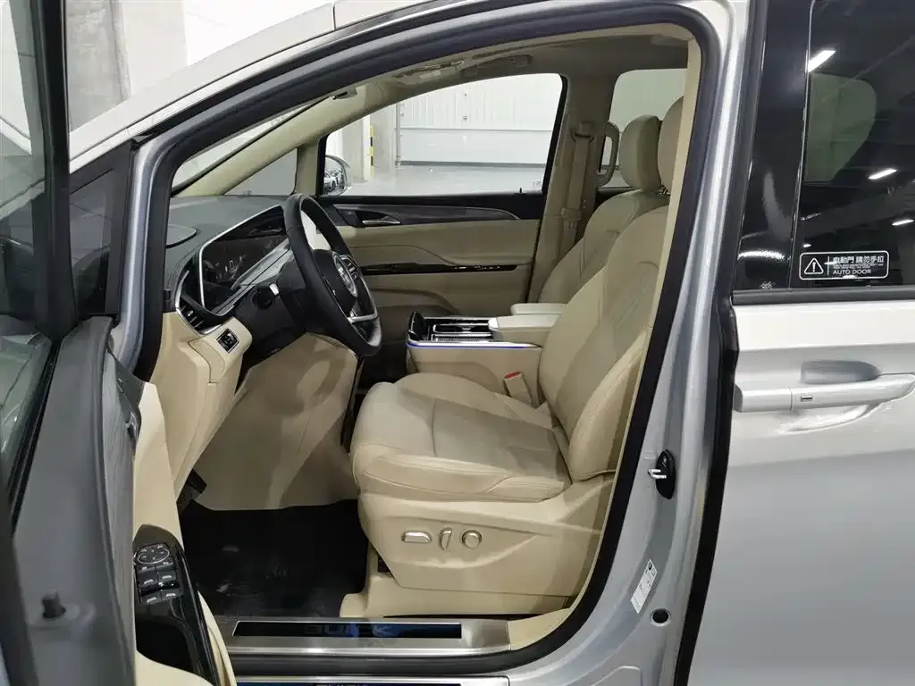 Buick GL8 Hybrid 2025 из CN, фото 7