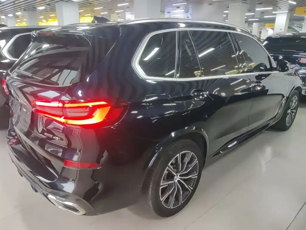 BMW X5 — фото 10