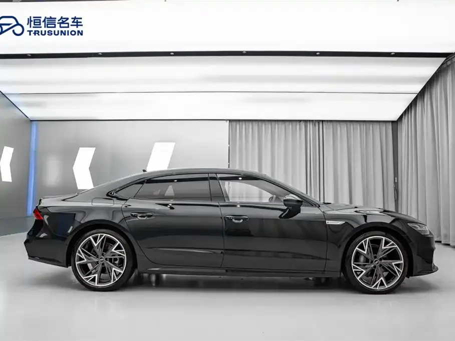 Audi A7L — фото 10
