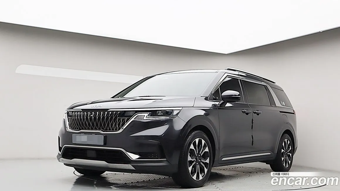 Kia Carnival Gasoline 7-Seater Noblesse 1