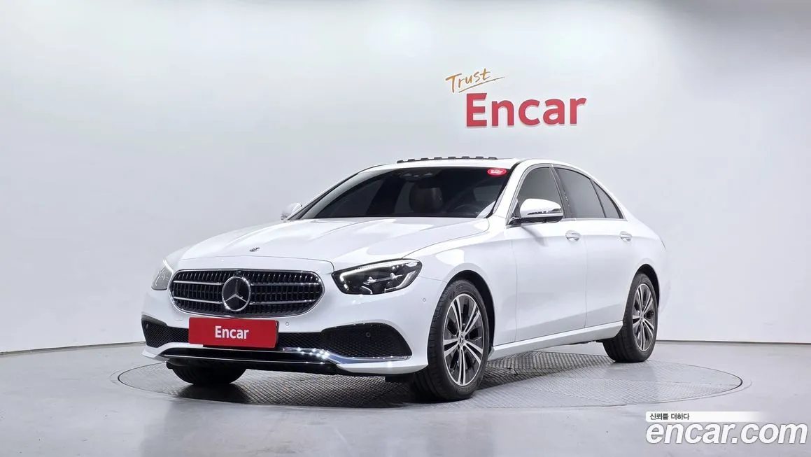Mercedes-Benz E-Class — фото 1