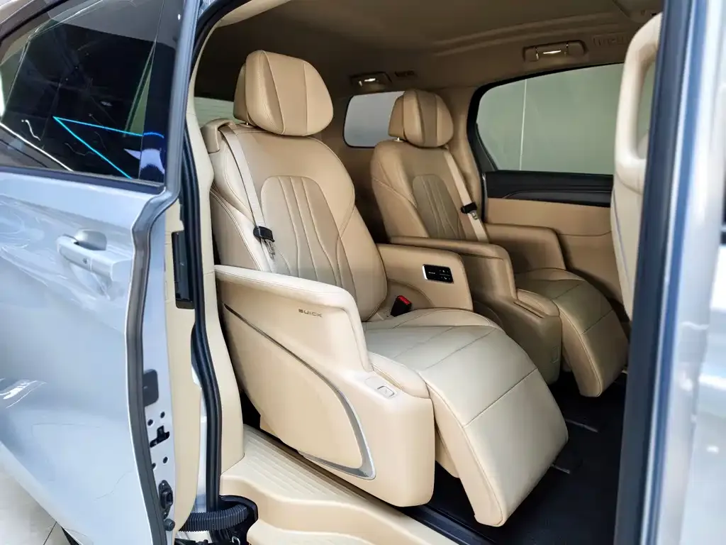 Buick GL8 Hybrid — фото 9