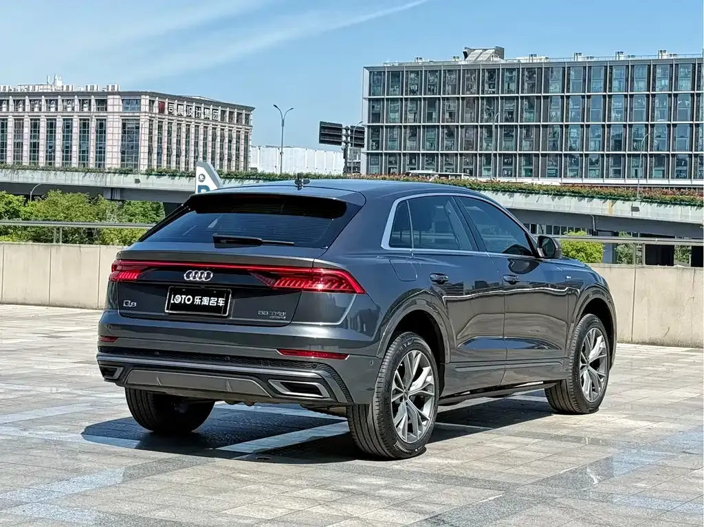 Audi Q8 — фото 8