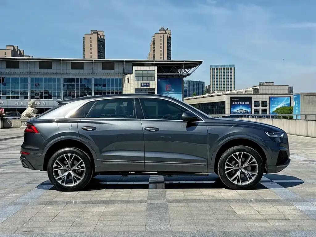 Audi Q8 — фото 10