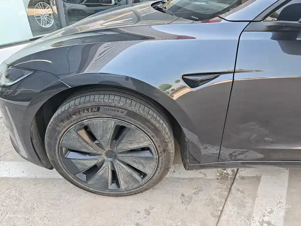 Tesla Model 3 — фото 6