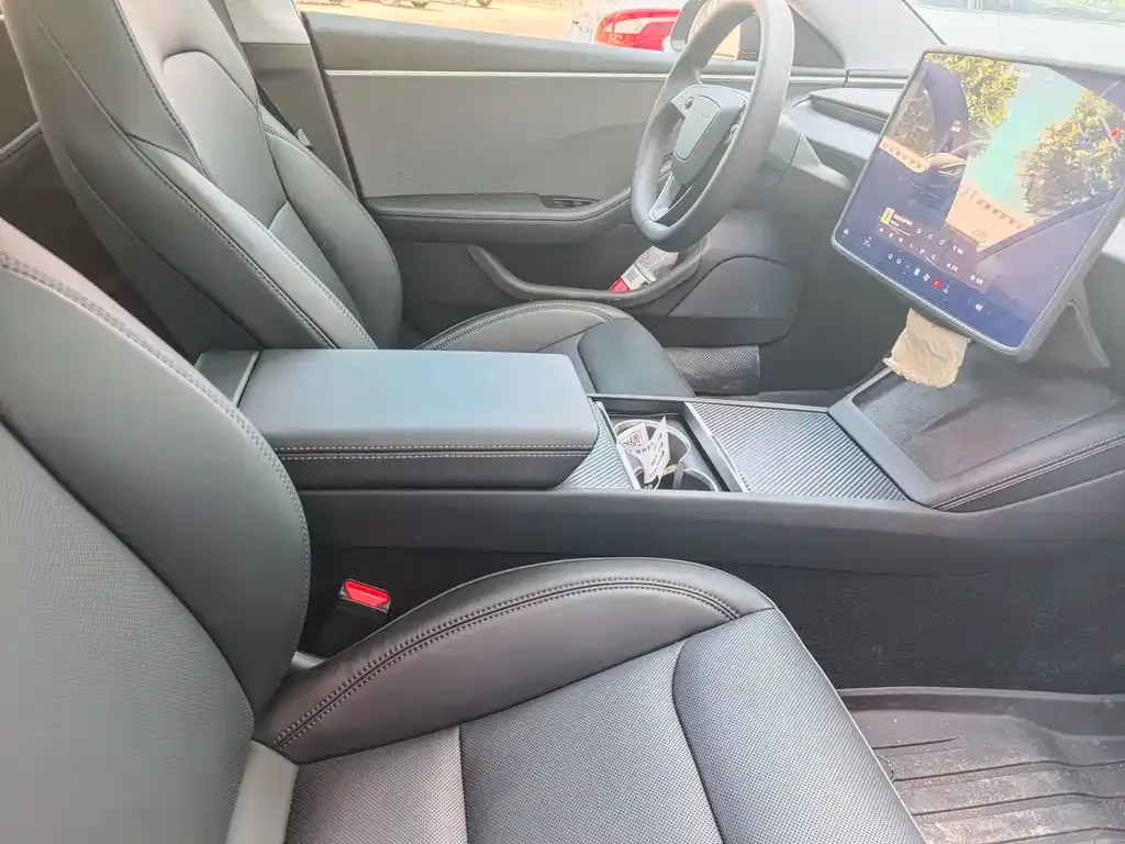 Tesla Model 3 — фото 2