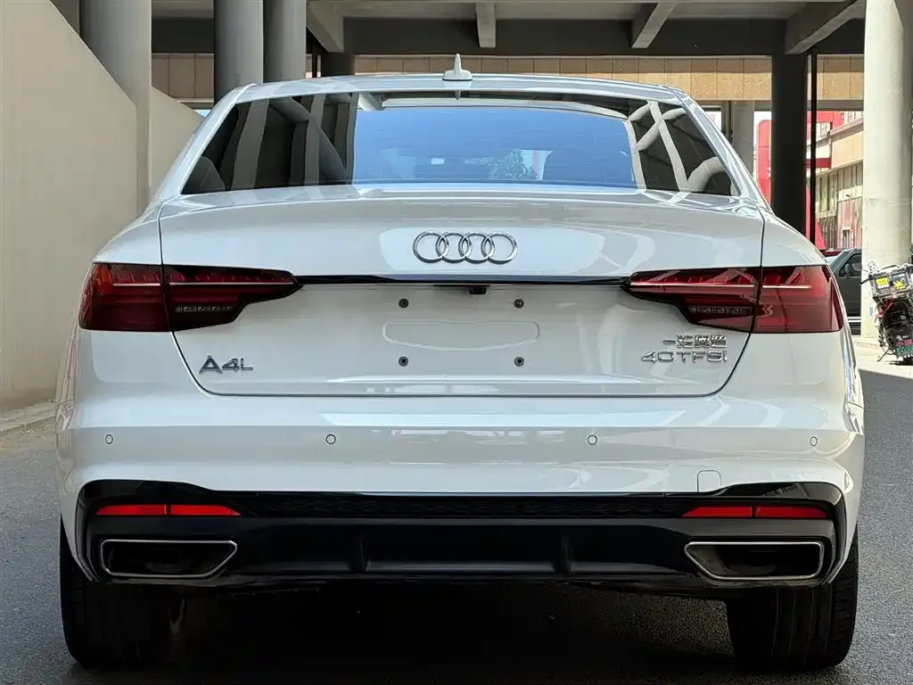 Audi A4L 2023 из CN, фото 7