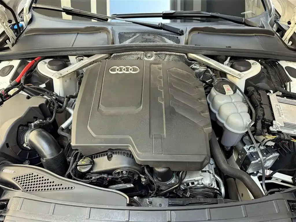 Audi A4L 2023 из CN, фото 6
