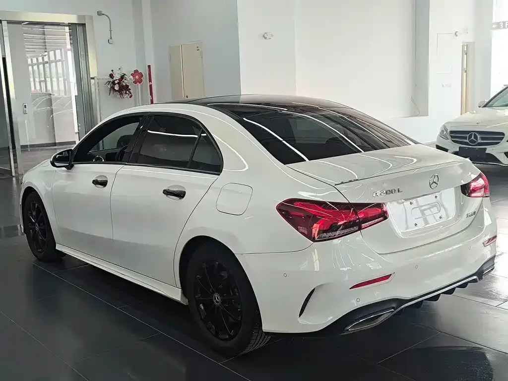 Mercedes-Benz A-Class — фото 10