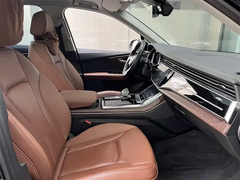 Audi Q7 — фото 10