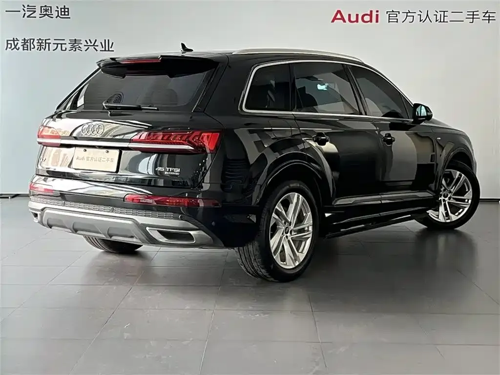 Audi Q7 — фото 5