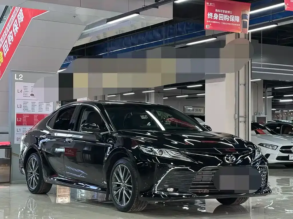 Toyota Camry — фото 4
