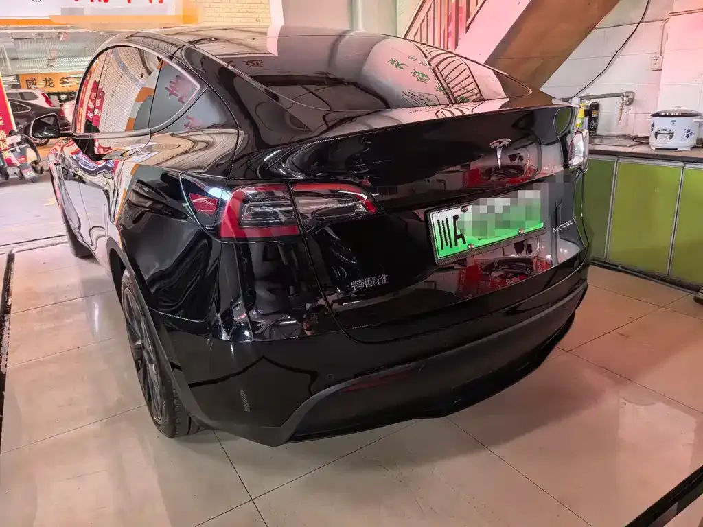 Tesla Model Y — фото 7