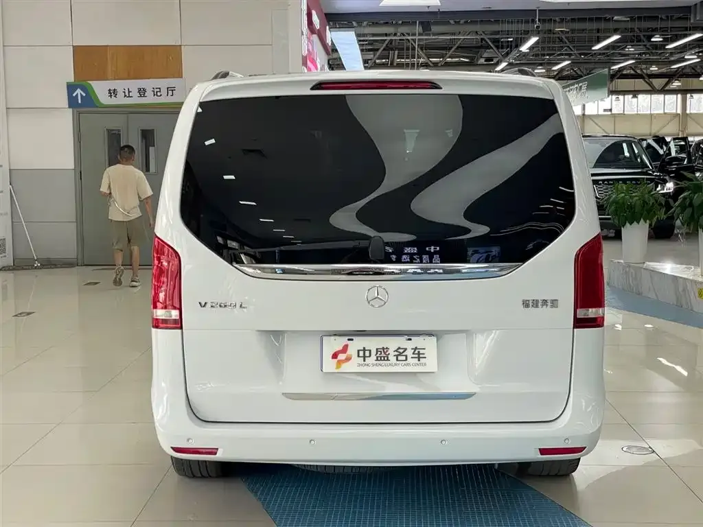 Mercedes-Benz V-Class 2022 из CN, фото 4