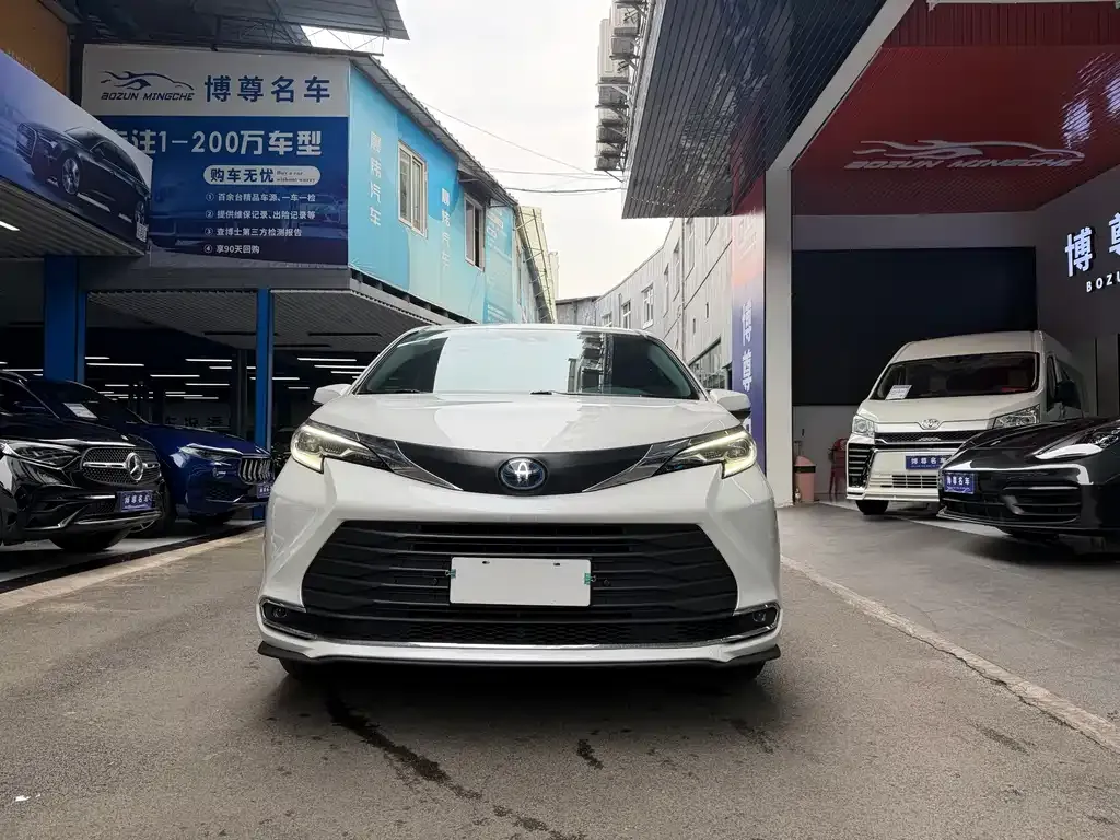 Toyota Sienna 2024 из CN, фото 9