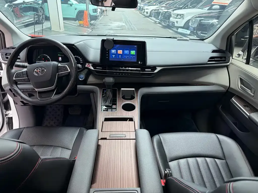 Toyota Sienna 2024 из CN, фото 10