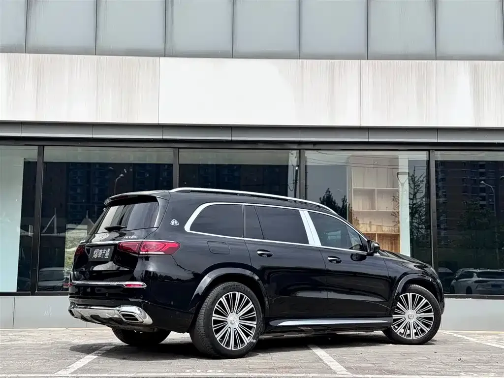 Mercedes-Benz GLS — фото 6