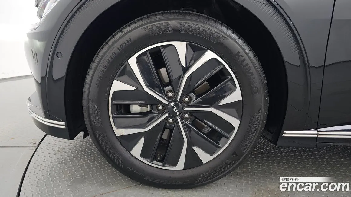 Kia EV6 — фото 6