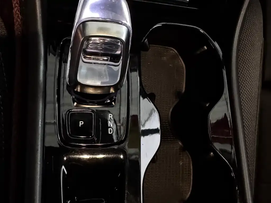 Volvo XC40 2023 из CN, фото 8