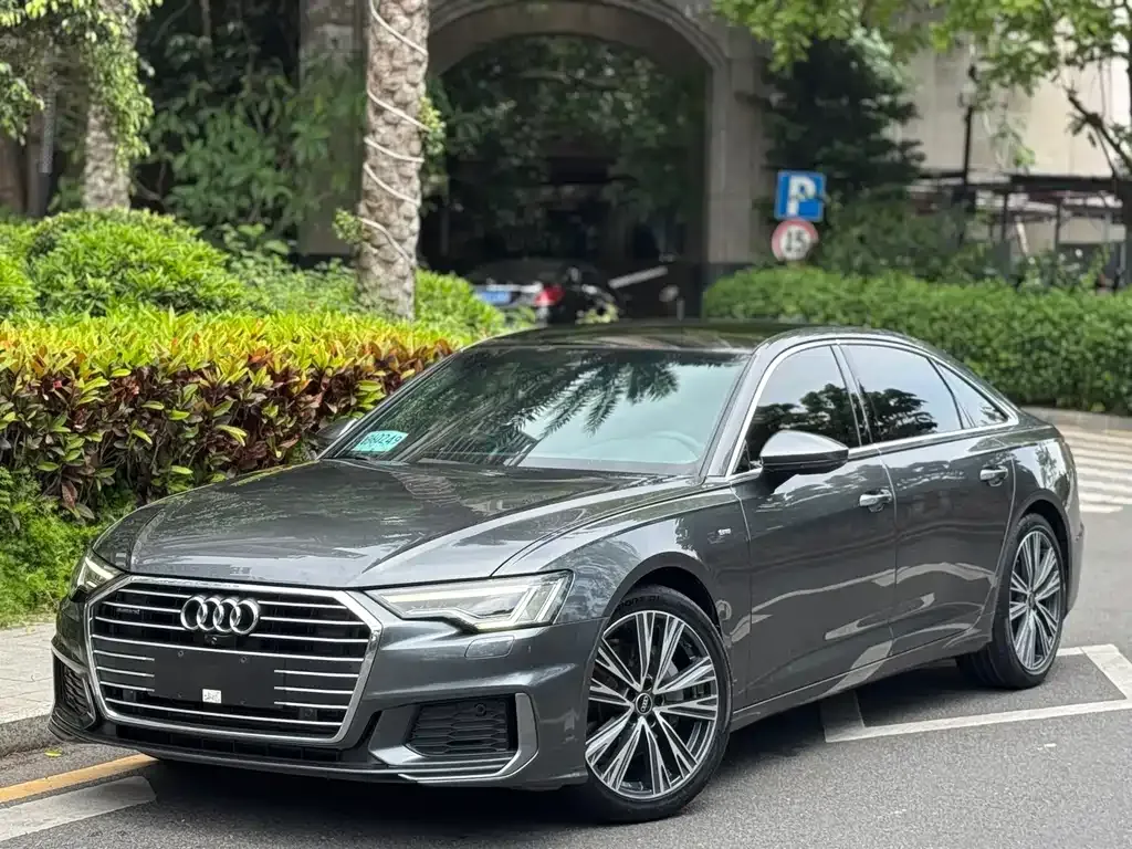 Audi A6L — фото 1
