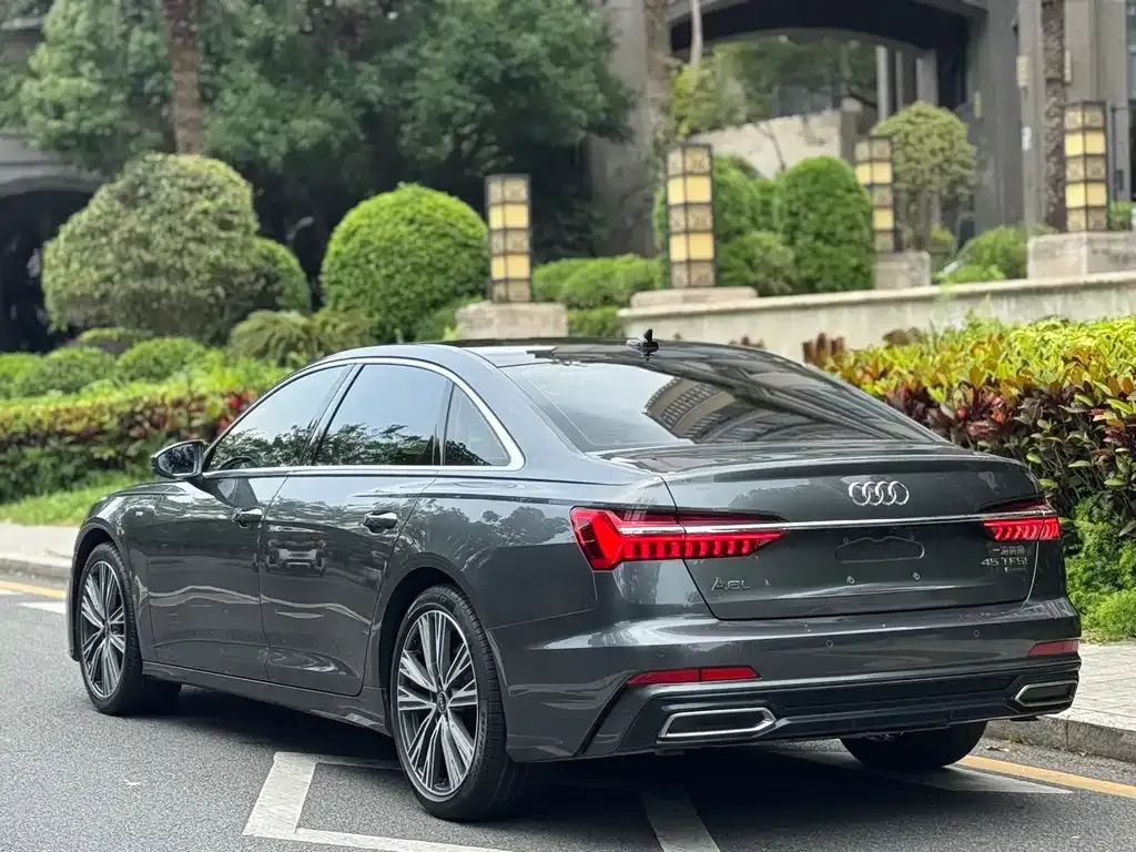 Audi A6L — фото 8