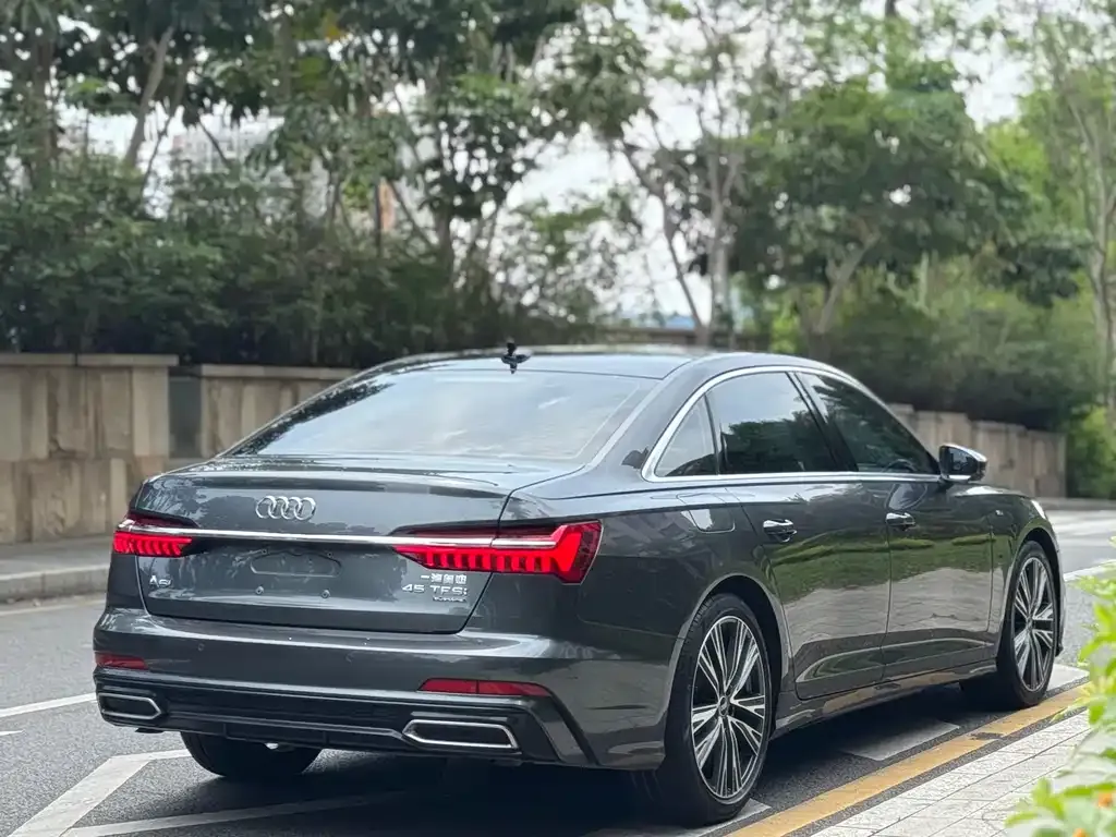 Audi A6L — фото 2