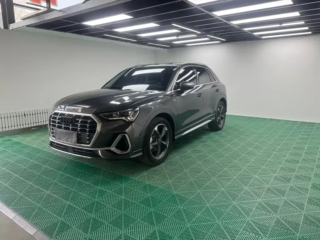 Audi Q3 2023 из CN, фото 1
