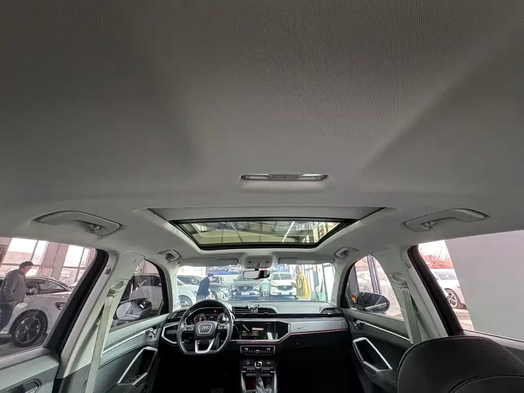 Audi Q3 2023 из CN, фото 9