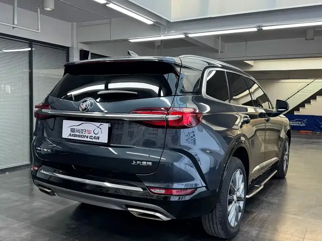 Buick Enclave — фото 10