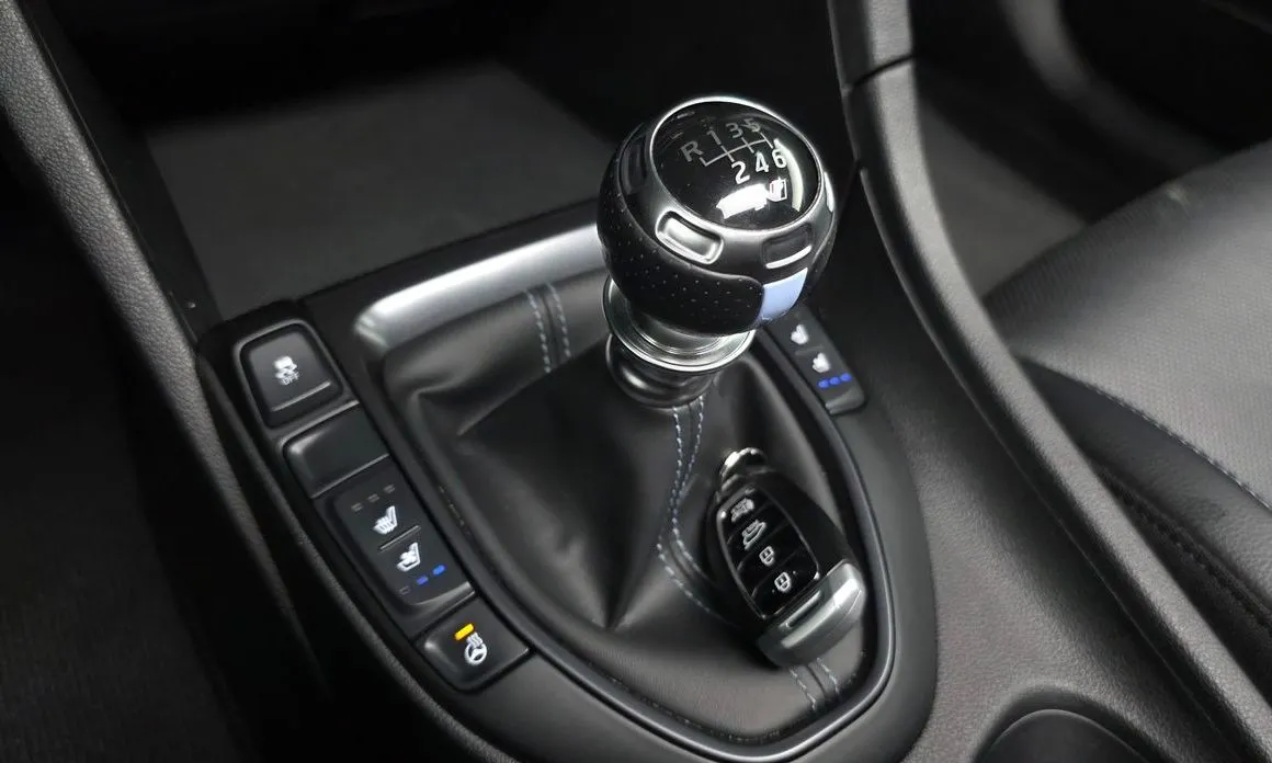 Hyundai Veloster 2023 из KR, фото 5
