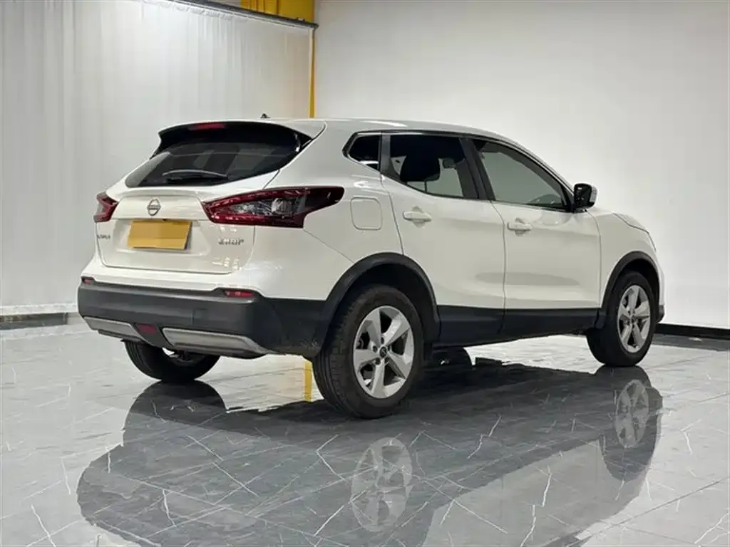 Nissan Qashqai — фото 7