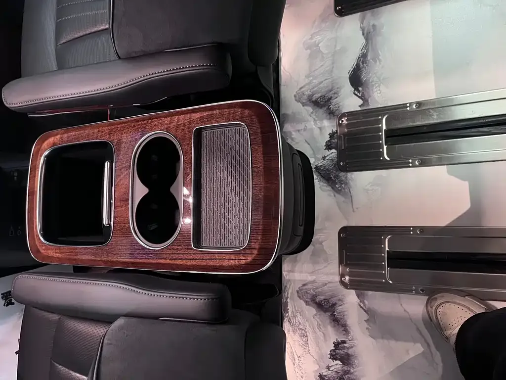 Hongqi HQ9 PHEV 2024 из CN, фото 10