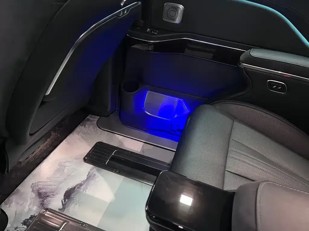 Hongqi HQ9 PHEV 2024 из CN, фото 3