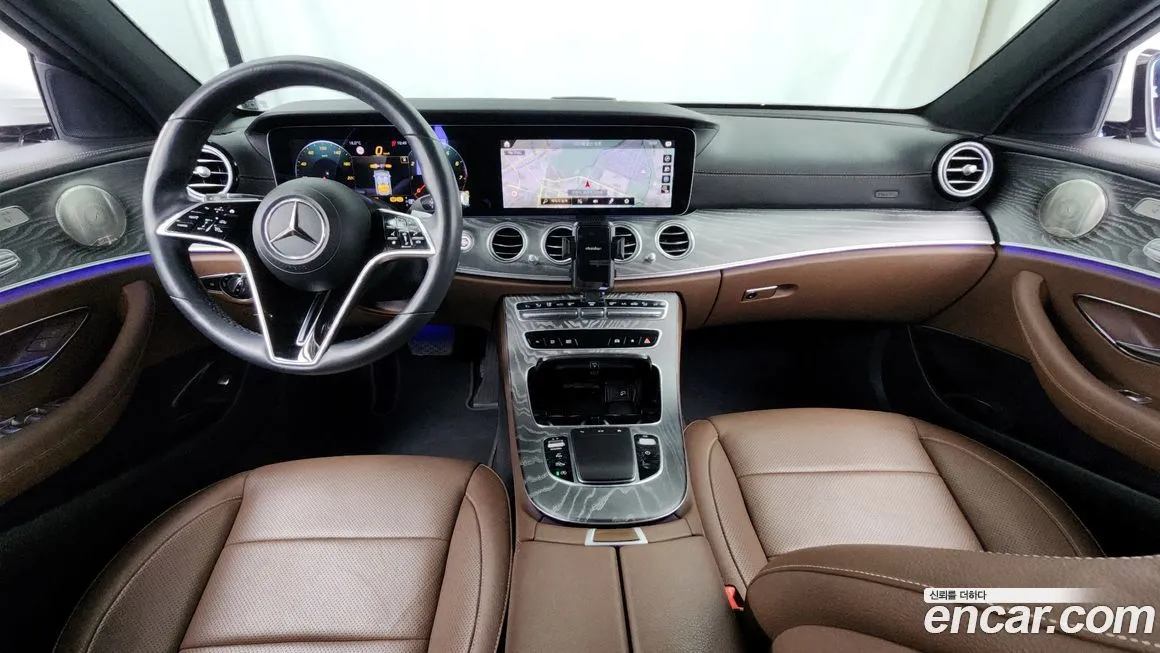 Mercedes-Benz E-Class — фото 10