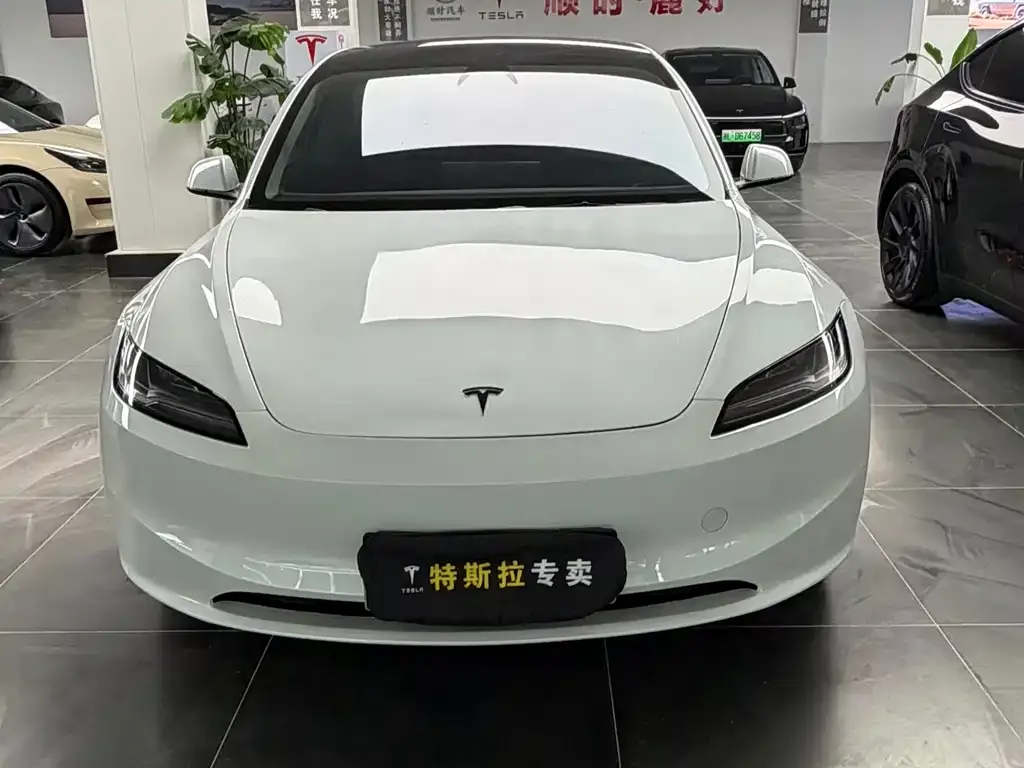 Tesla Model 3 — фото 6