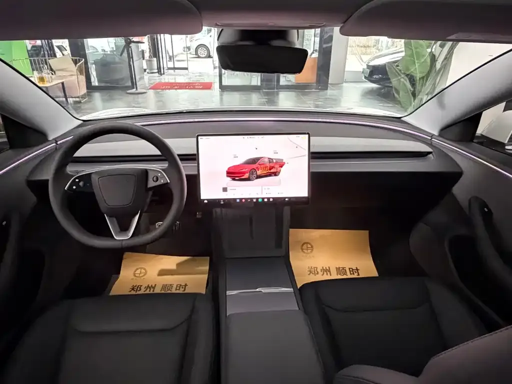 Tesla Model 3 — фото 4