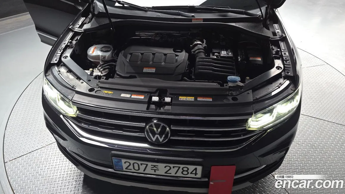 Volkswagen Tiguan — фото 10