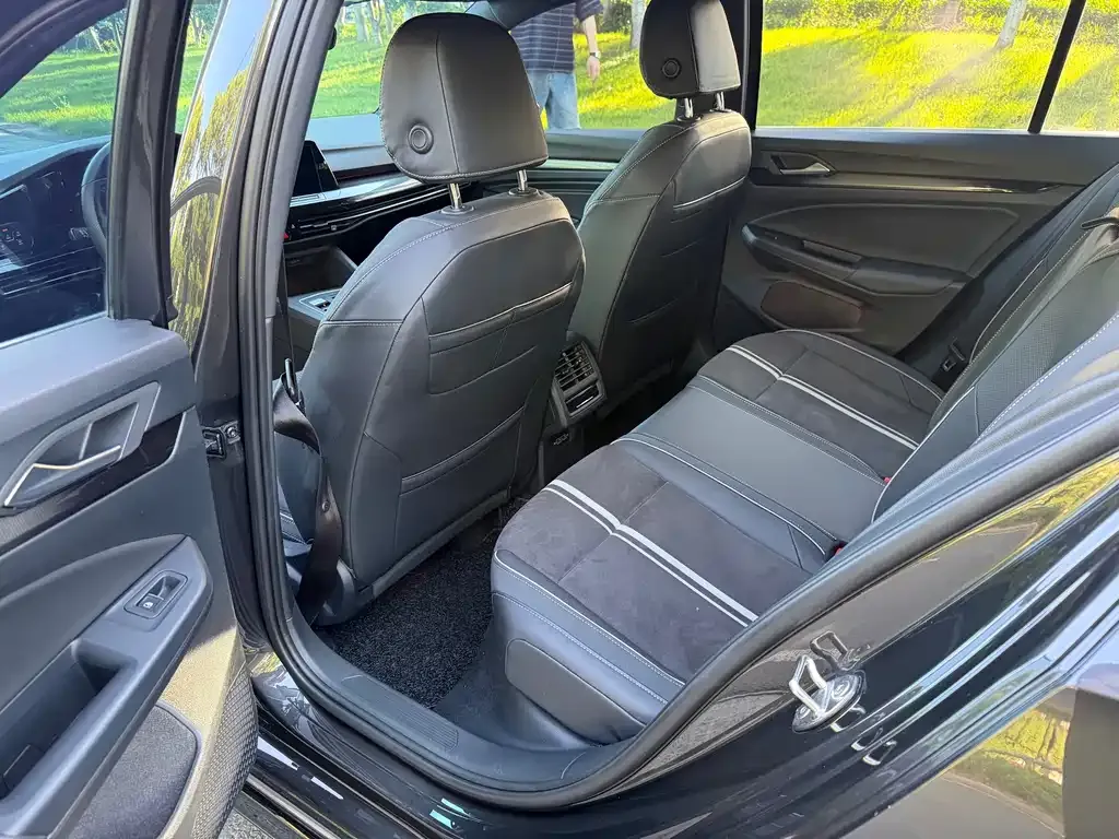 Volkswagen Golf 2021 из CN, фото 6