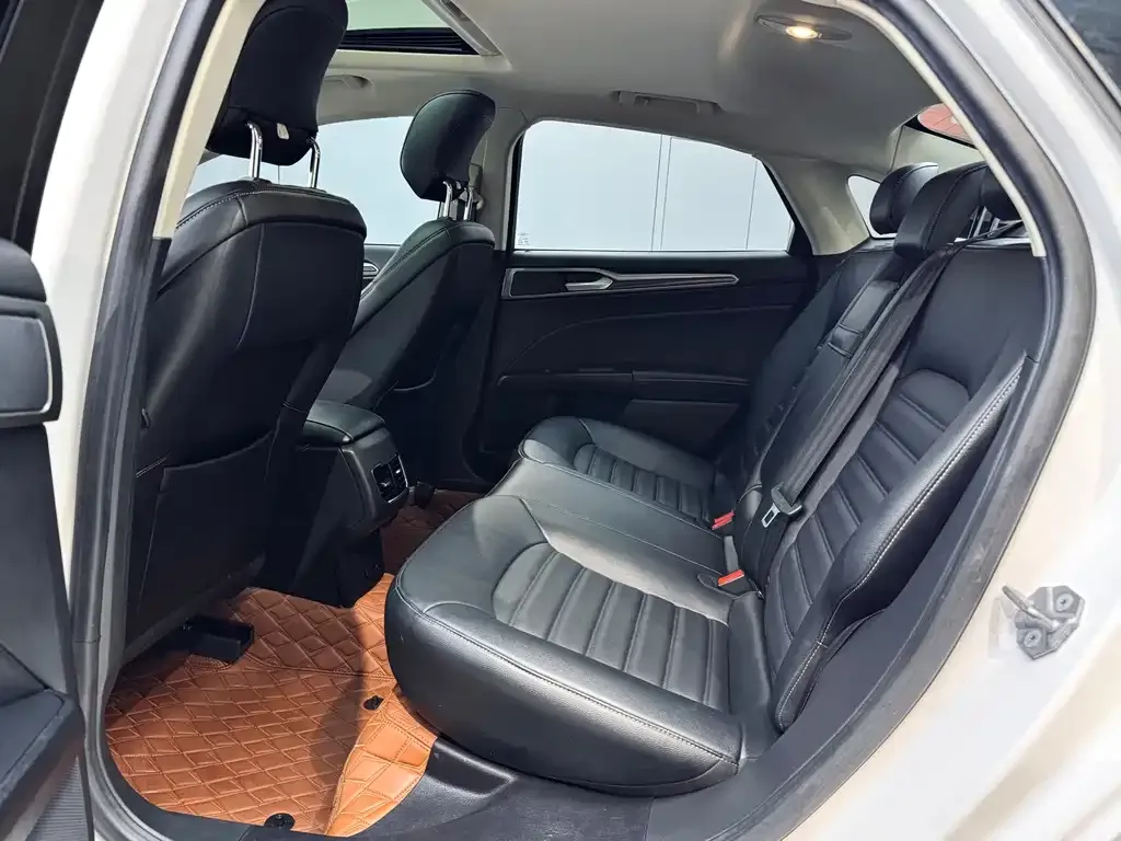 Ford Mondeo 2021 из CN, фото 7