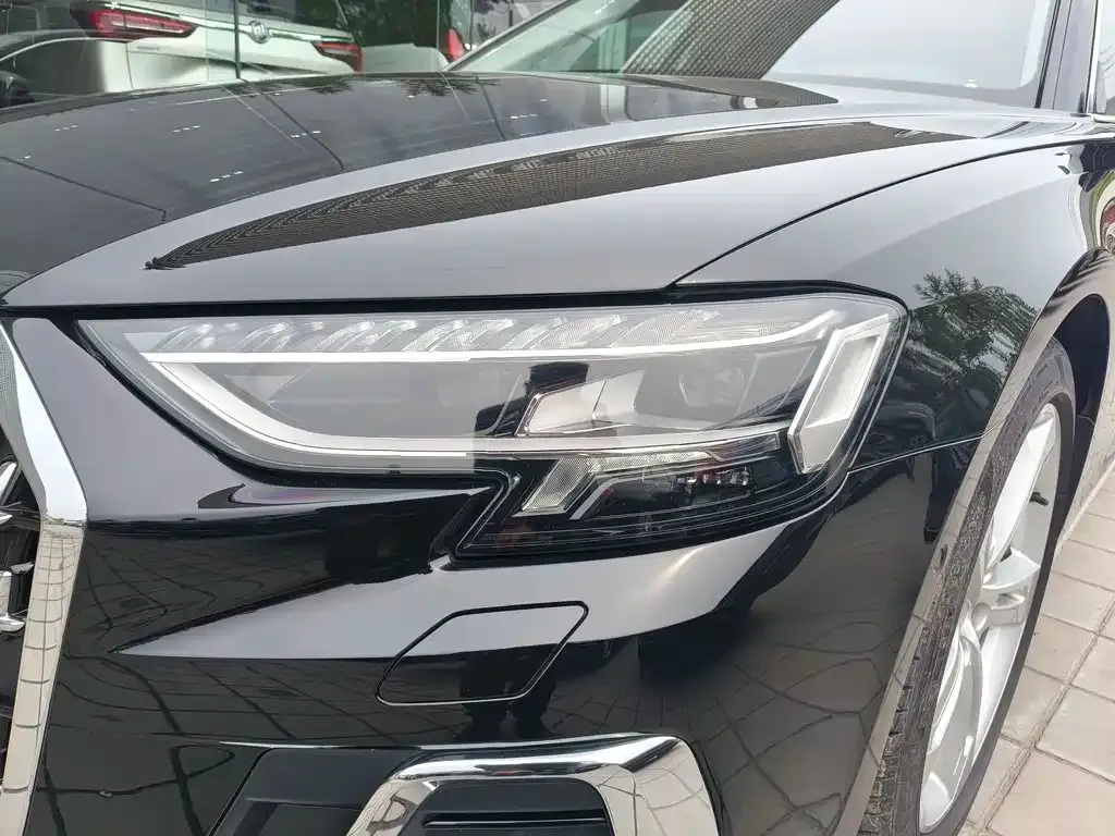 Audi A8 — фото 9