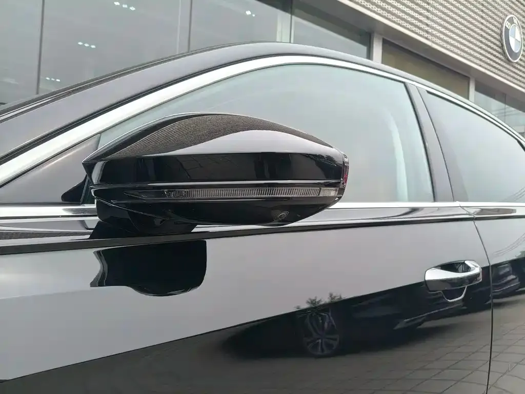 Audi A8 — фото 2