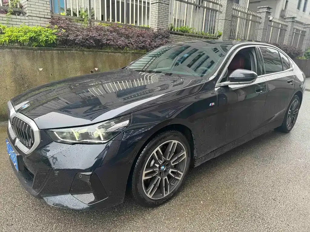 BMW 5 Series 2026 из CN, фото 1