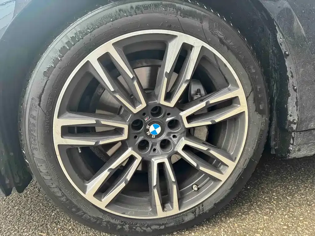 BMW 5 Series 2026 из CN, фото 8
